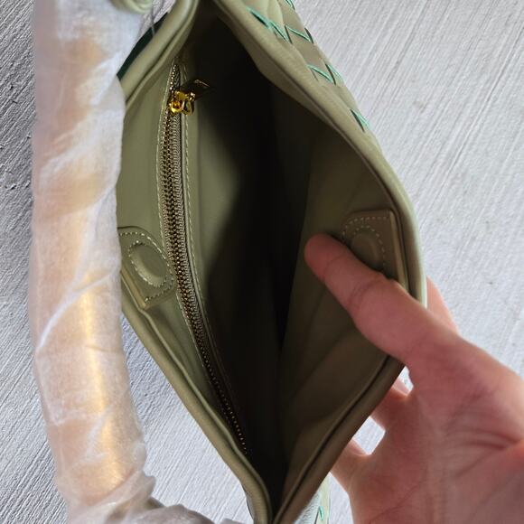 Cave Green Leather Venata Weave Sardine Magnet Close Clutch Hand Bag Purse NWT - Picture 4 of 5